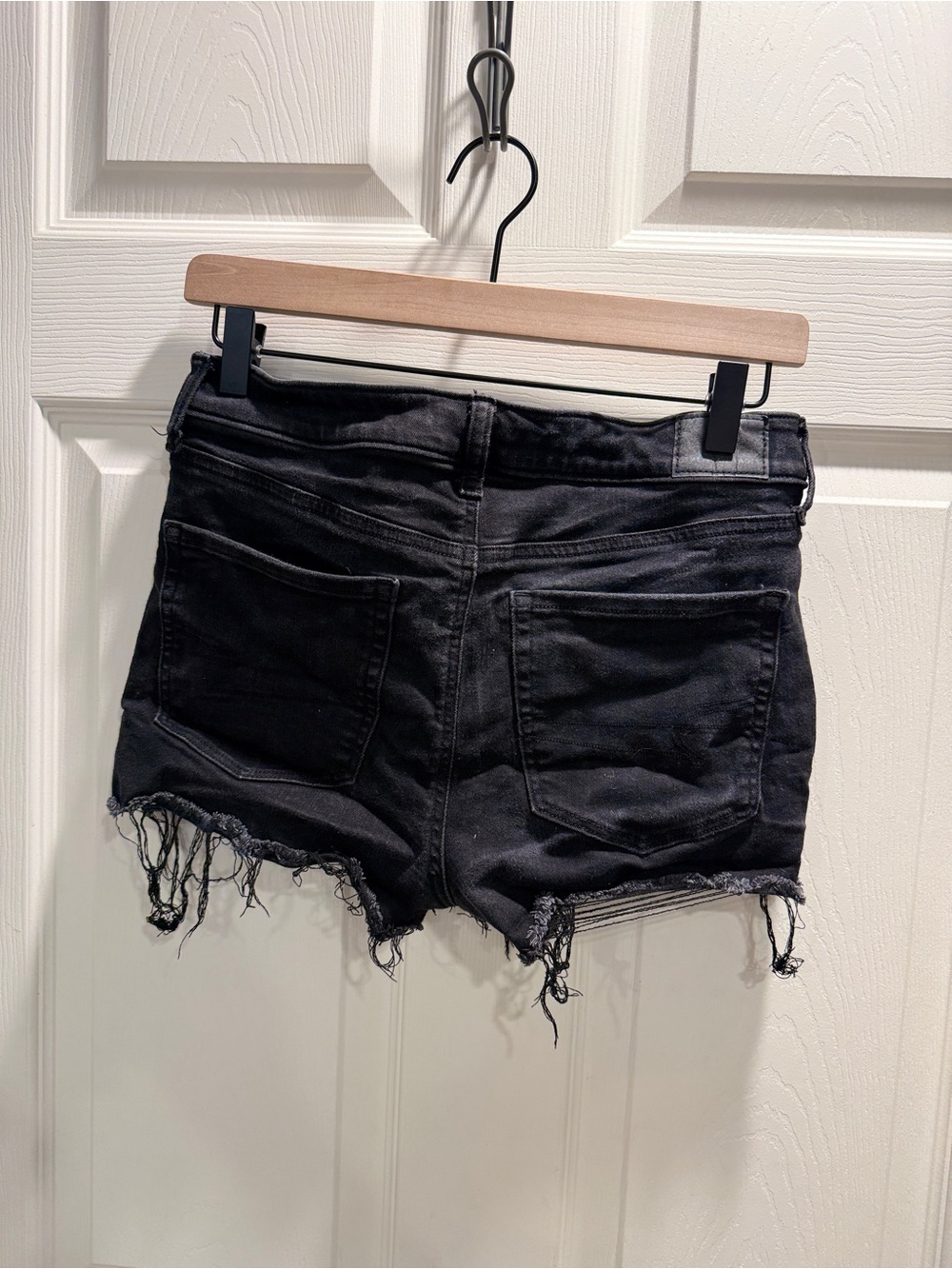 American Eagle High Rise Shortie – Size 6 – Black Raw Hem Distressed Shorts - Picture 5 of 10